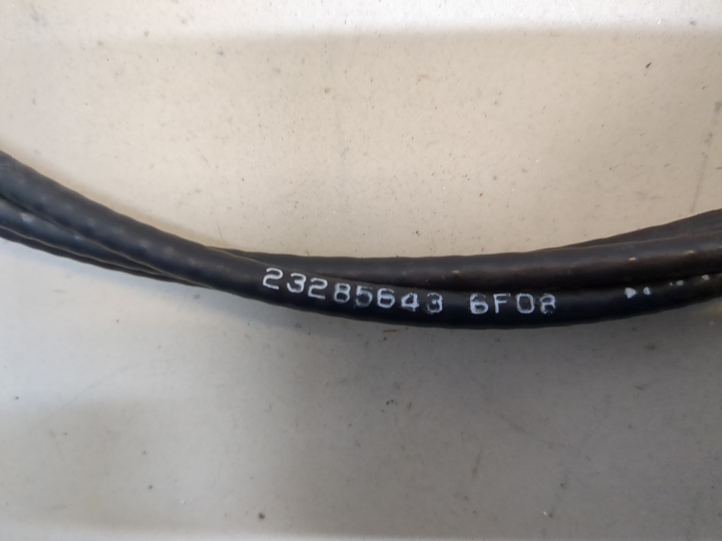 Трос открывания капота