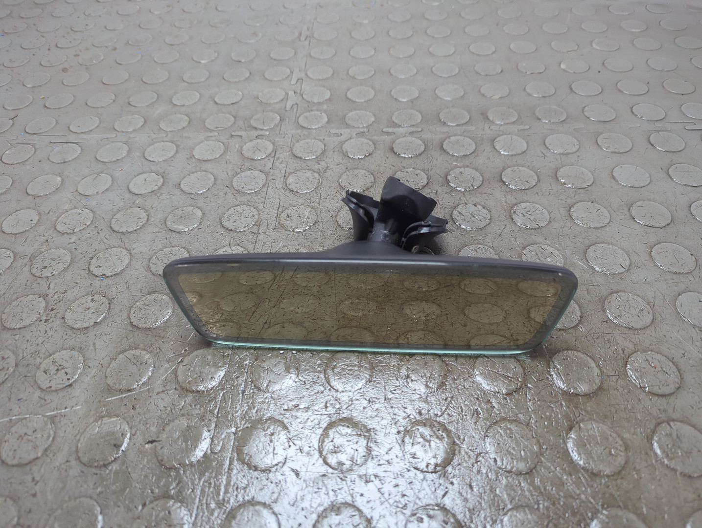 Зеркало заднего вида