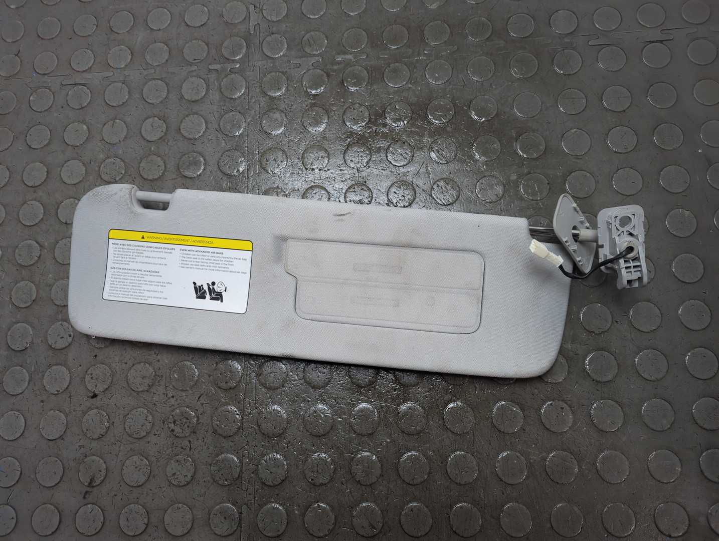 Козырек солнцезащитный