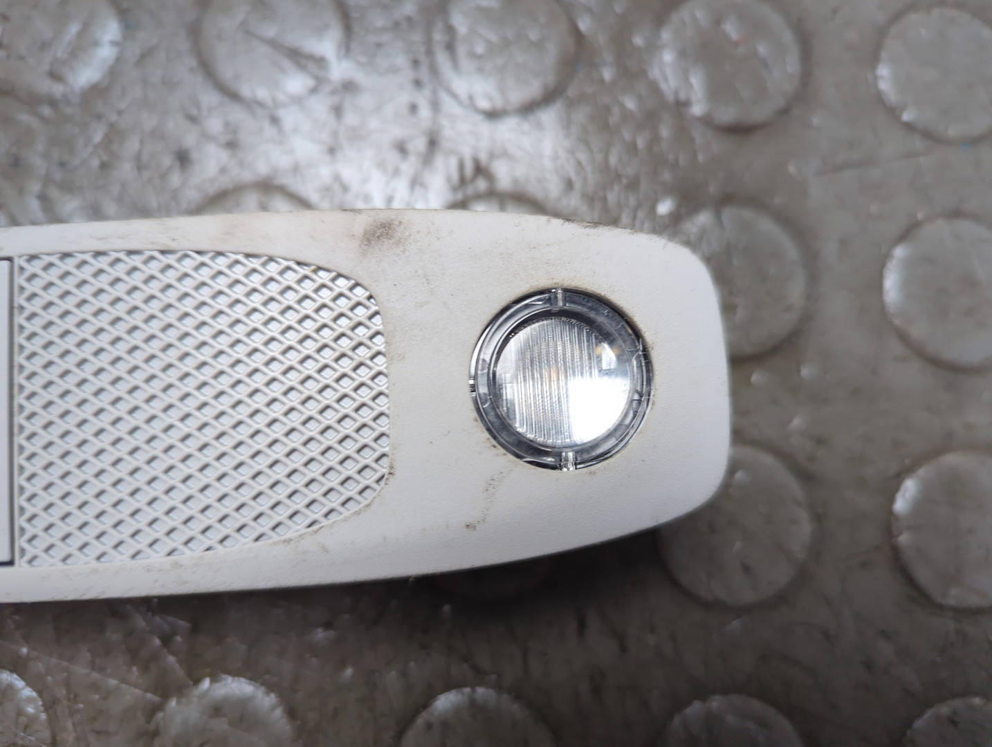 Плафон салонный