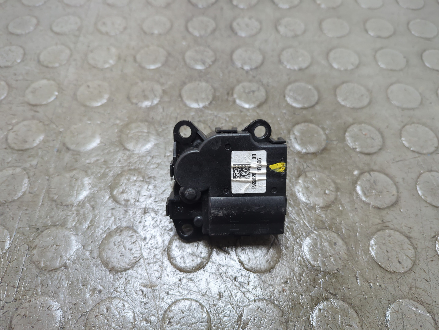 Моторчик заслонки печки