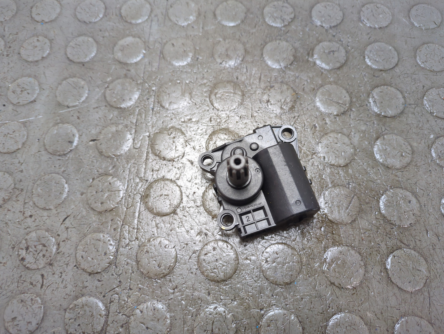 Моторчик заслонки печки