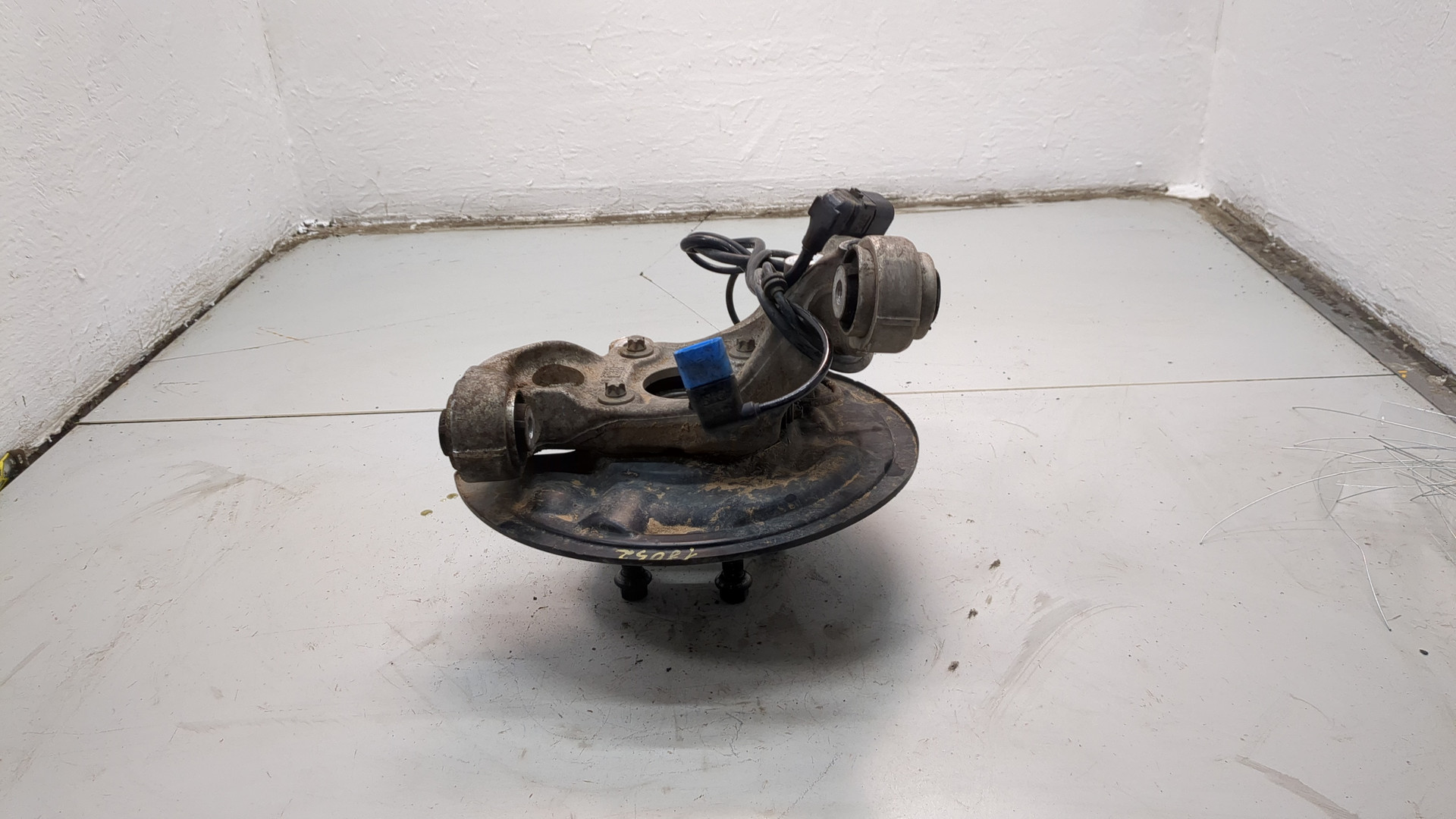 Кулак поворотный задний левый