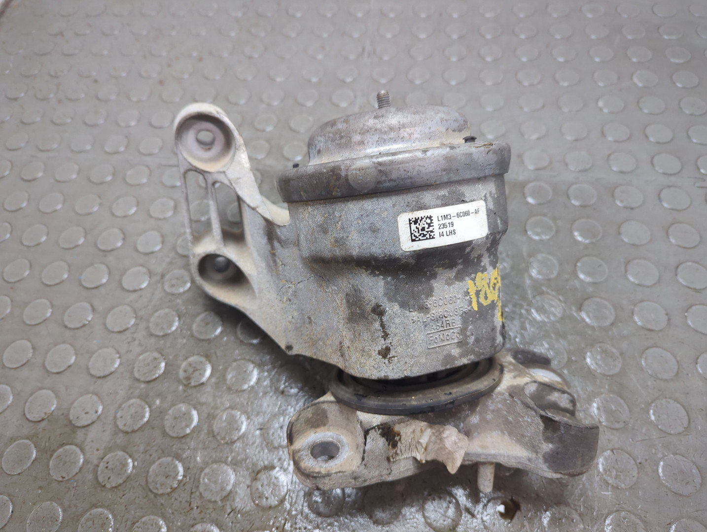 Опора двигателя