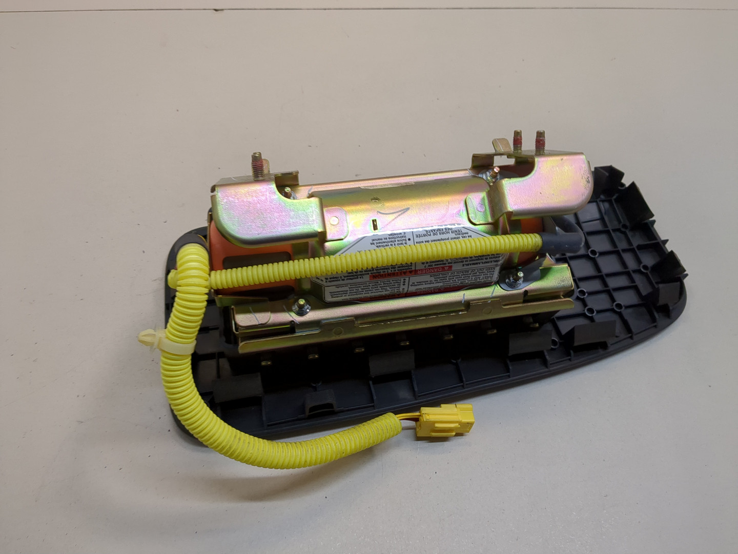 Подушка безопасности пассажирская (в торпедо)