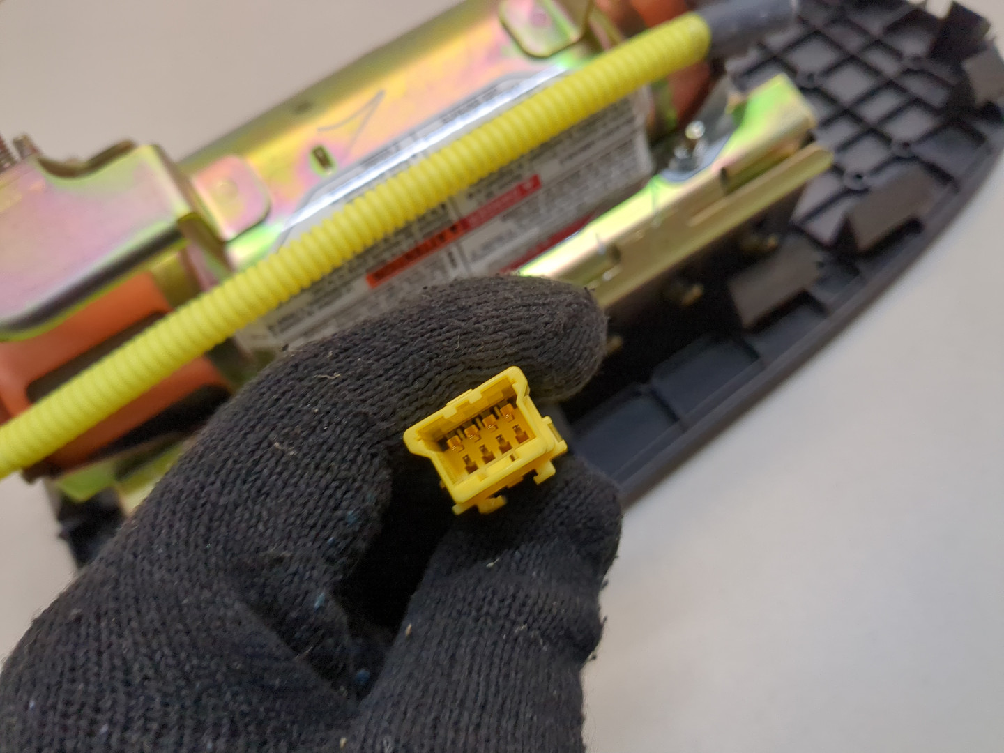 Подушка безопасности пассажирская (в торпедо)