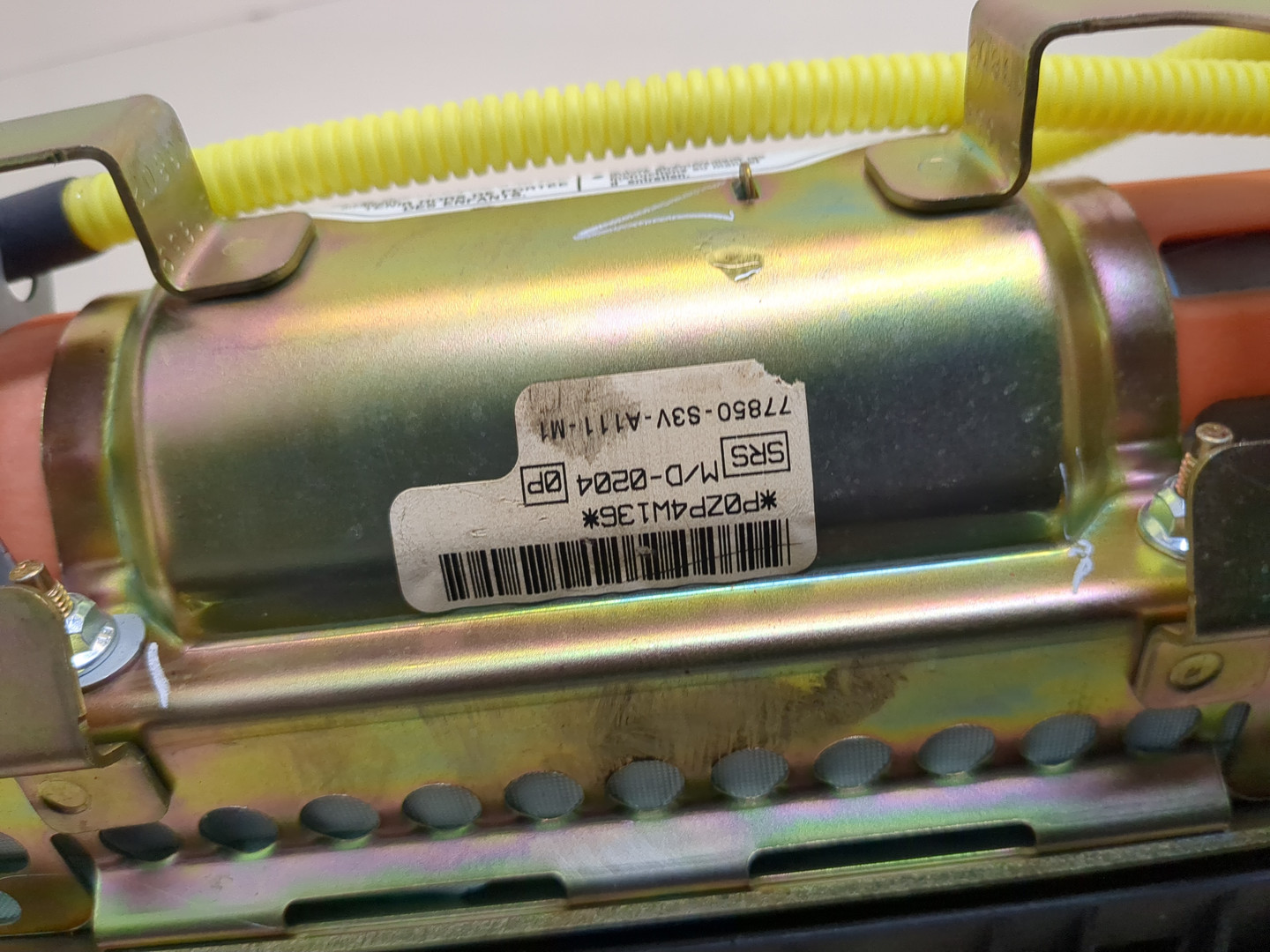 Подушка безопасности пассажирская (в торпедо)