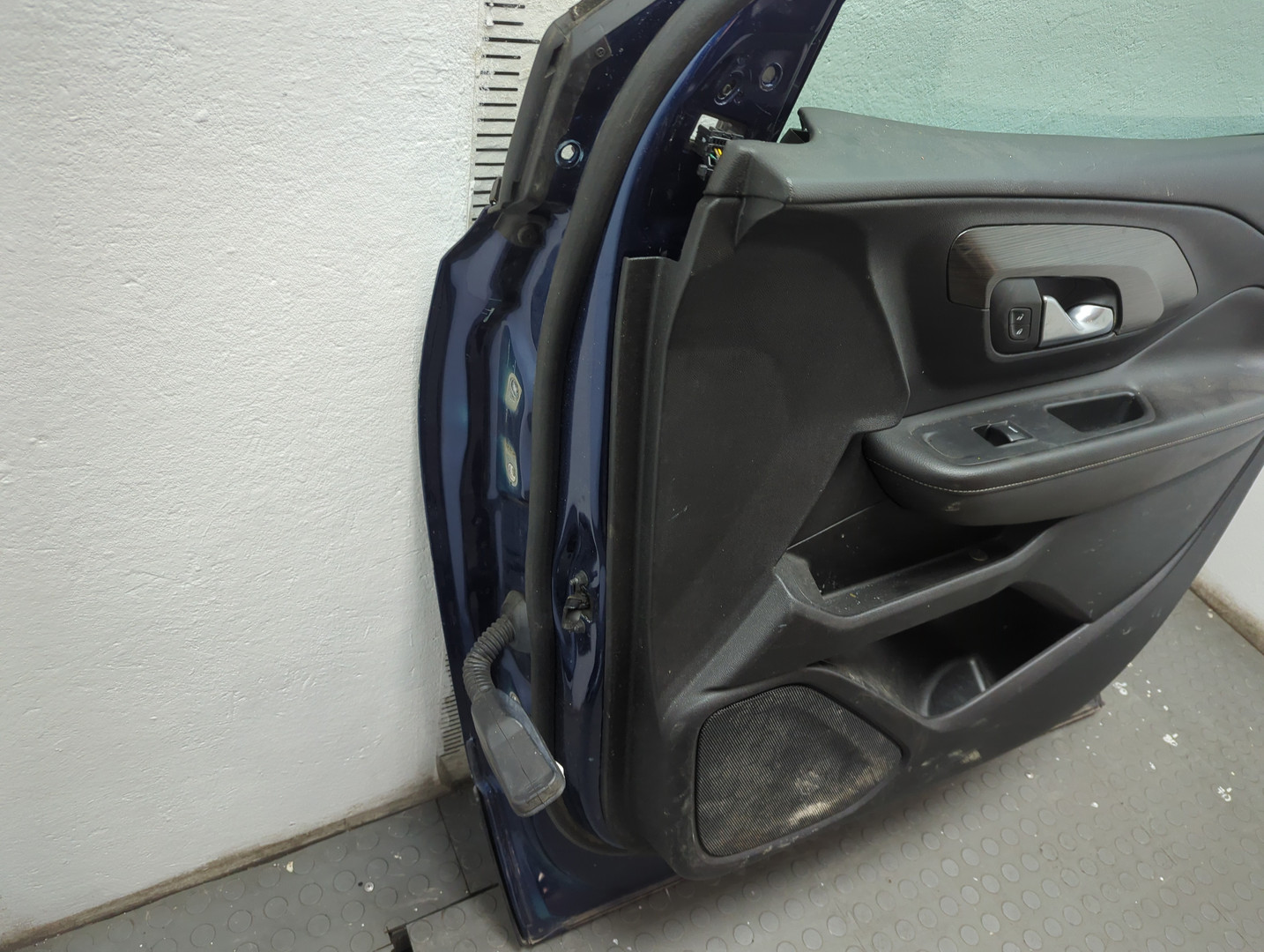 Дверь передняя правая