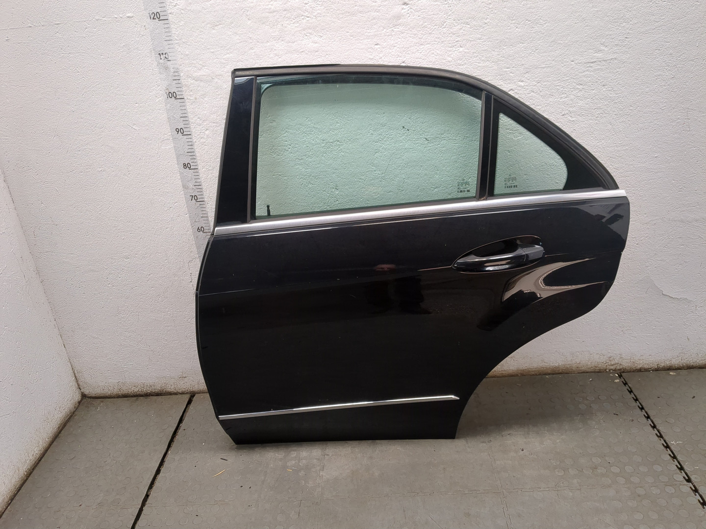 Дверь задняя левая