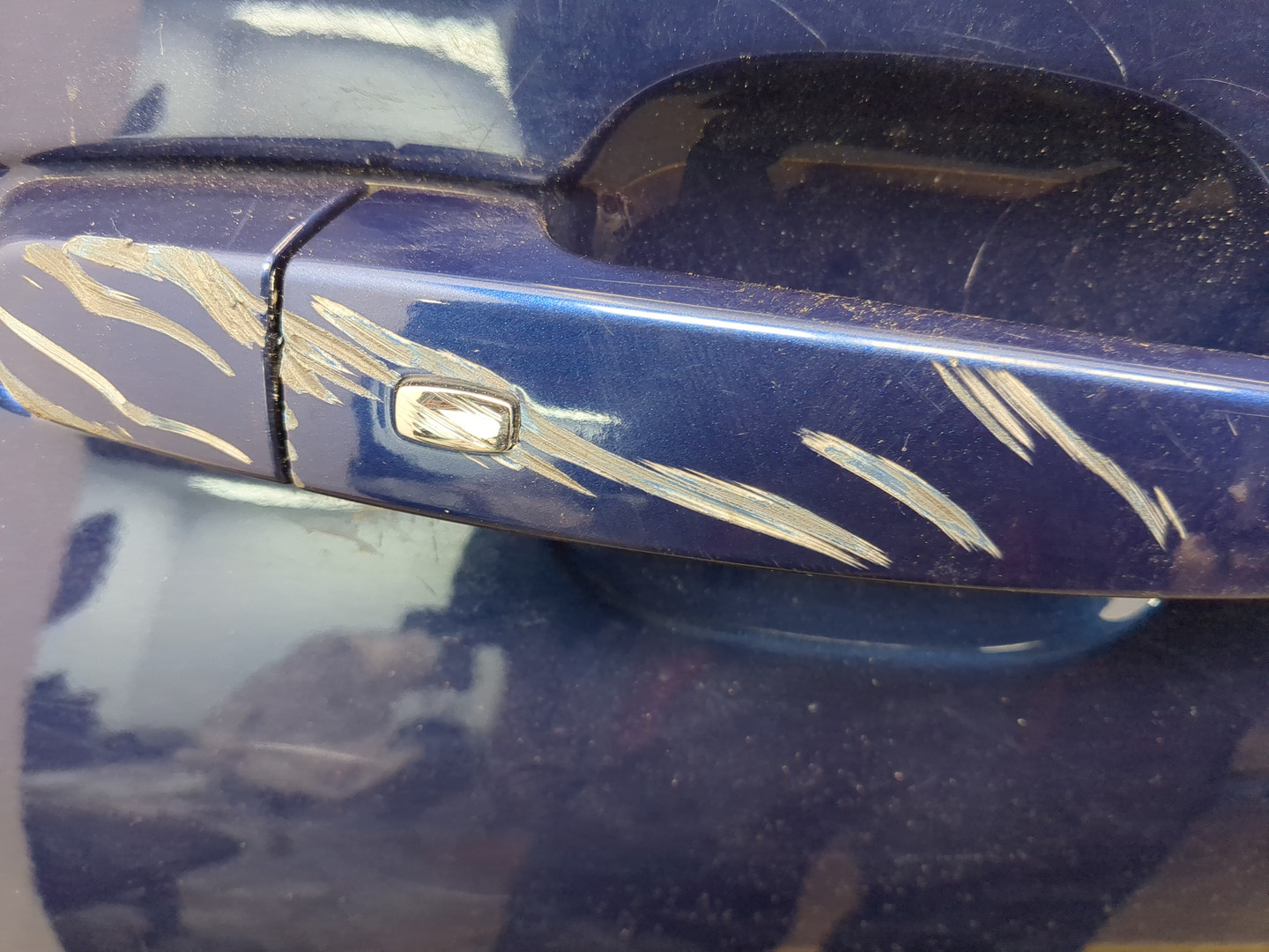 Дверь задняя правая