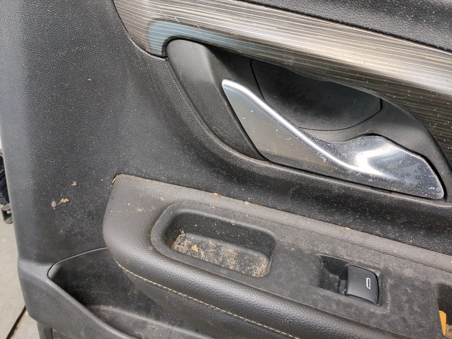 Дверь задняя правая