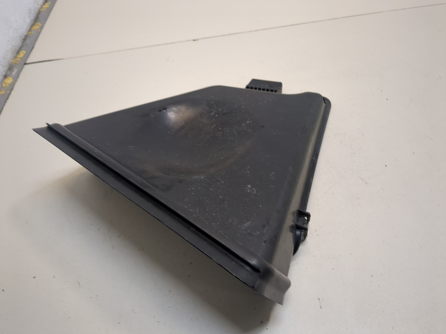 Корпус салонного фильтра