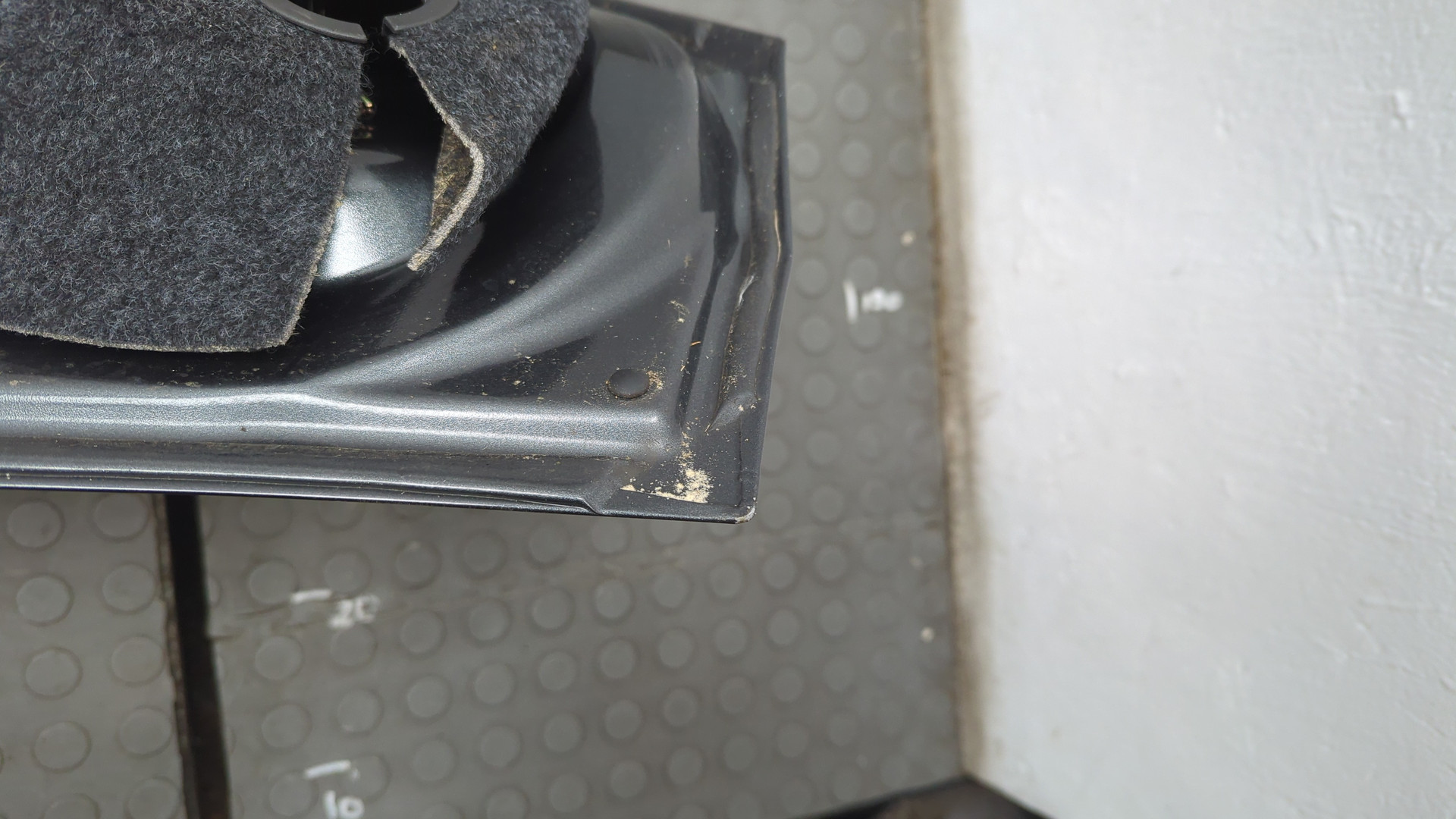 Дверь багажника