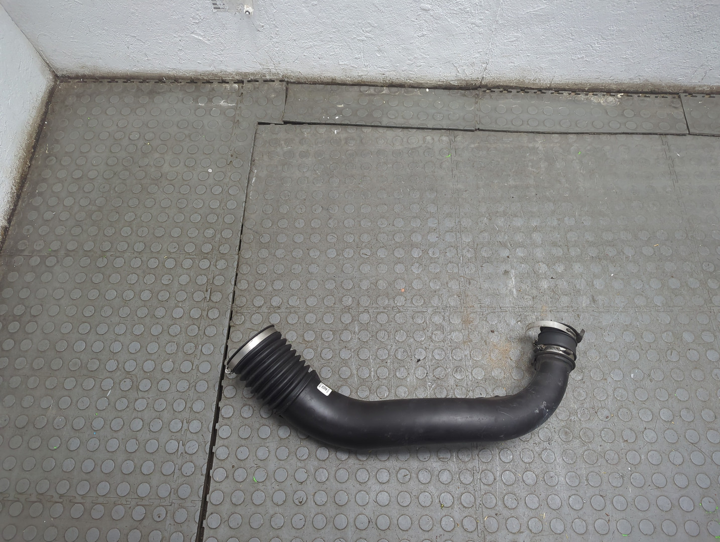 Патрубок воздушного фильтра