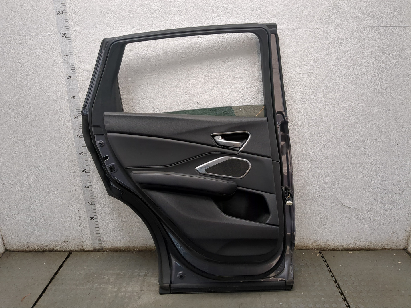Дверь задняя левая