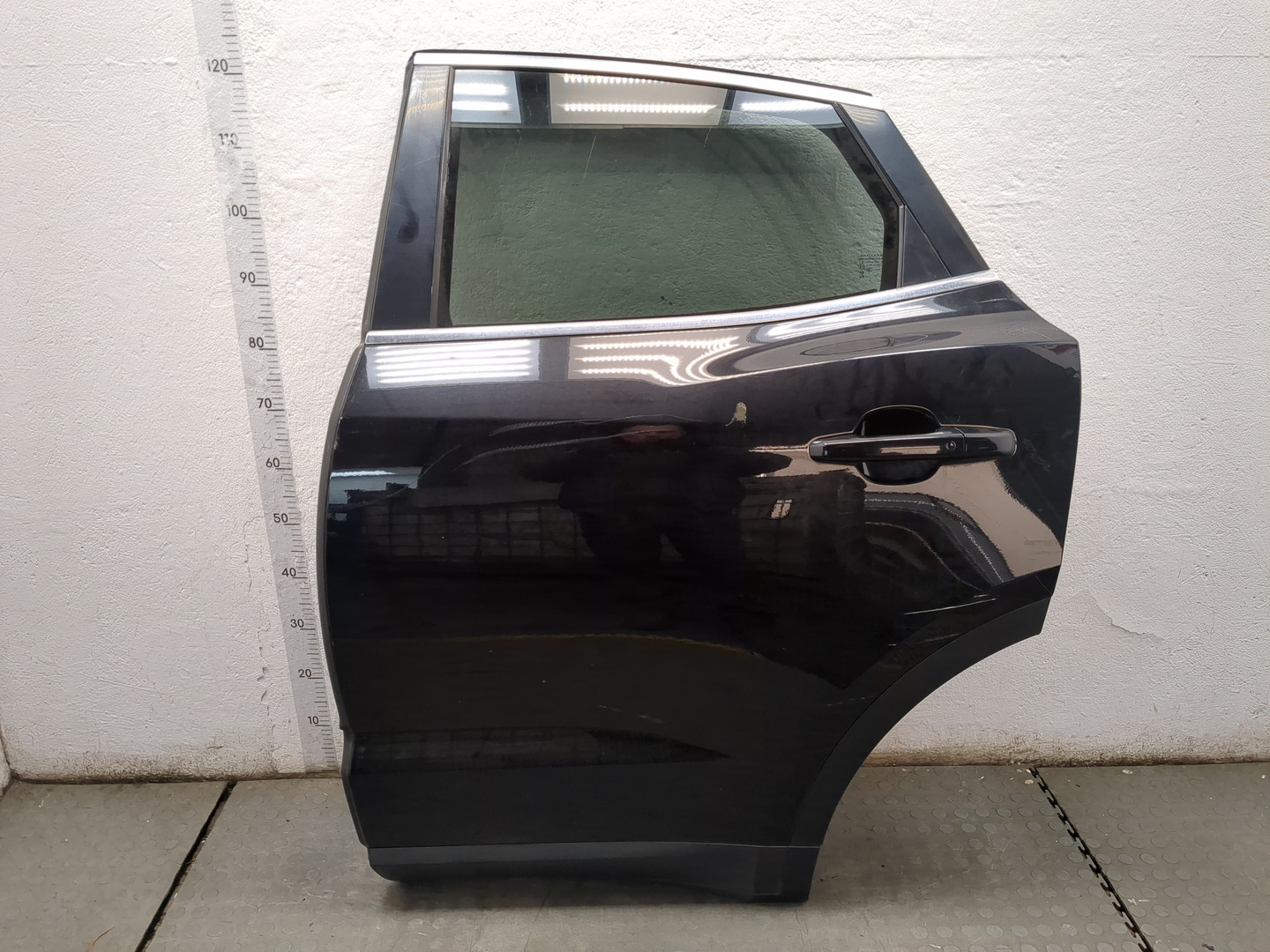 Дверь задняя левая