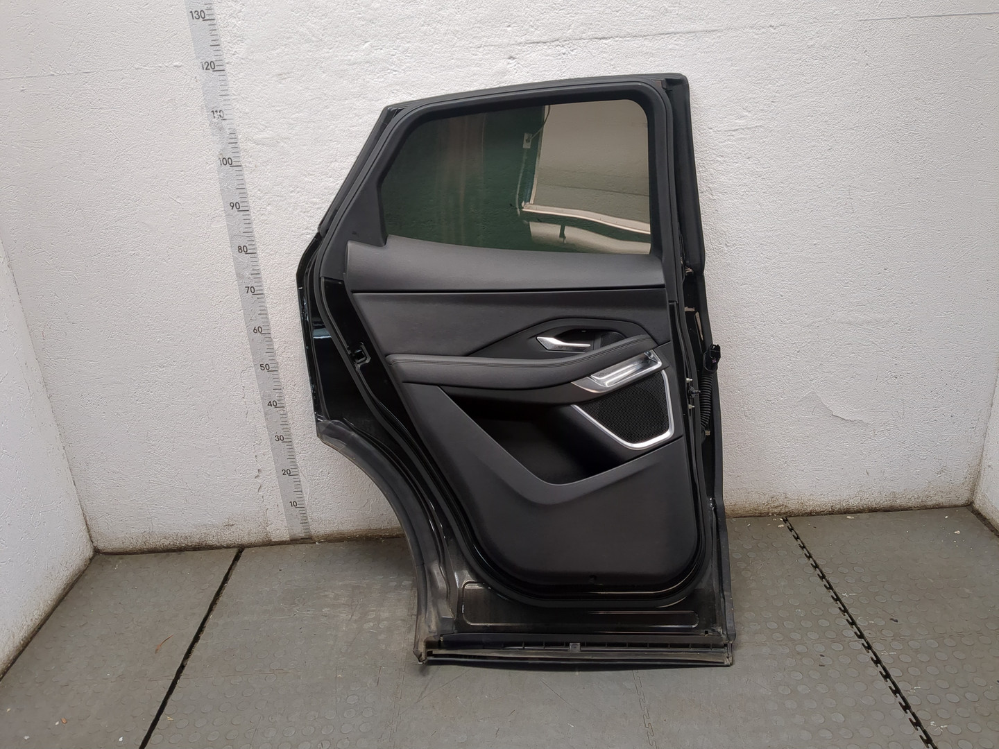 Дверь задняя левая