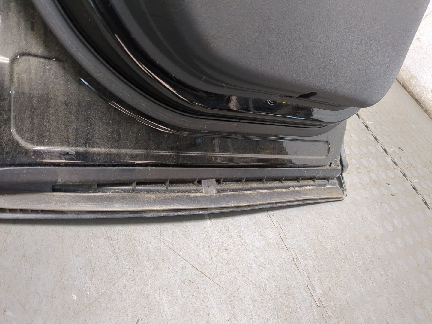 Дверь задняя левая