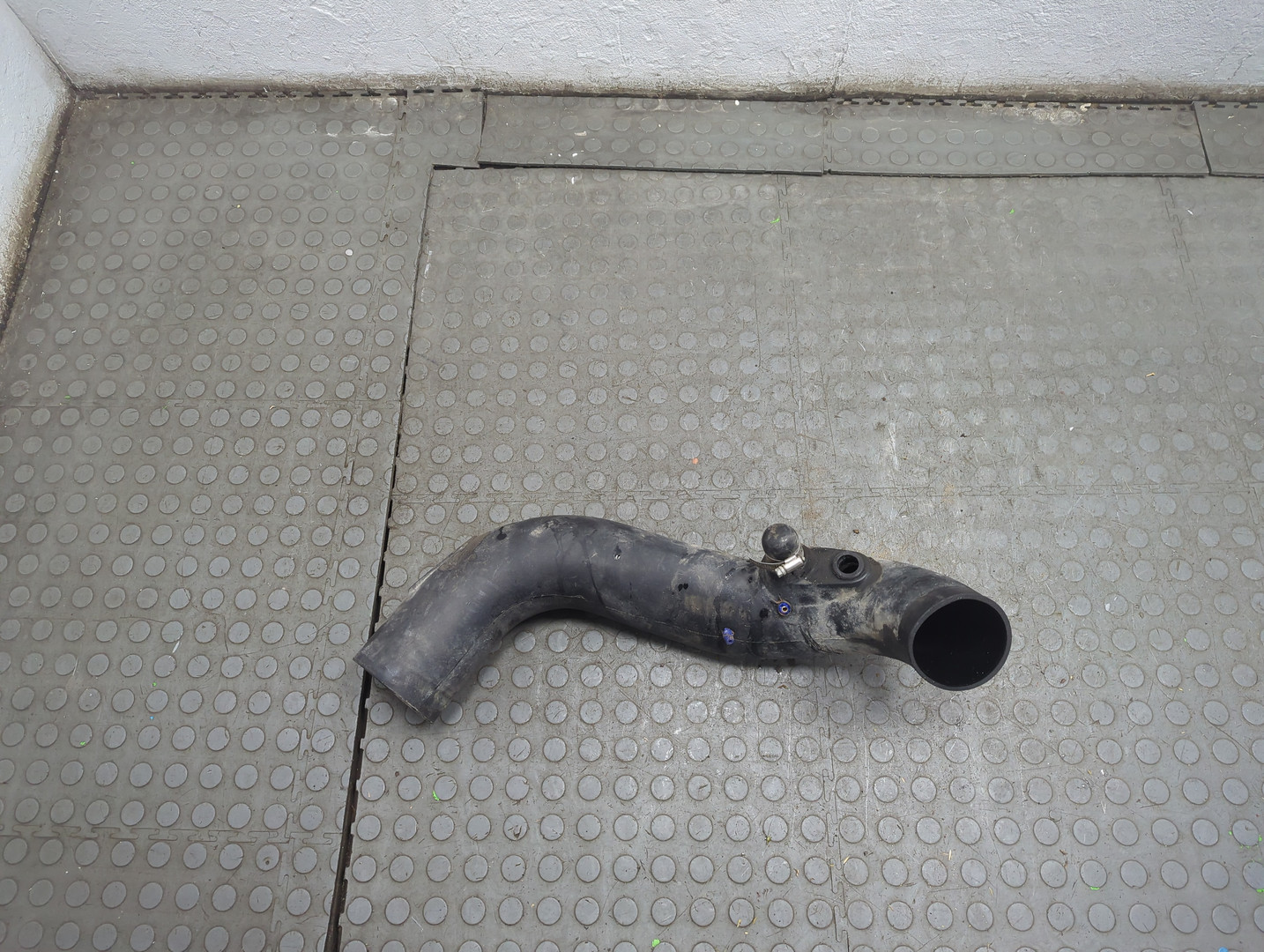 Патрубок воздушного фильтра