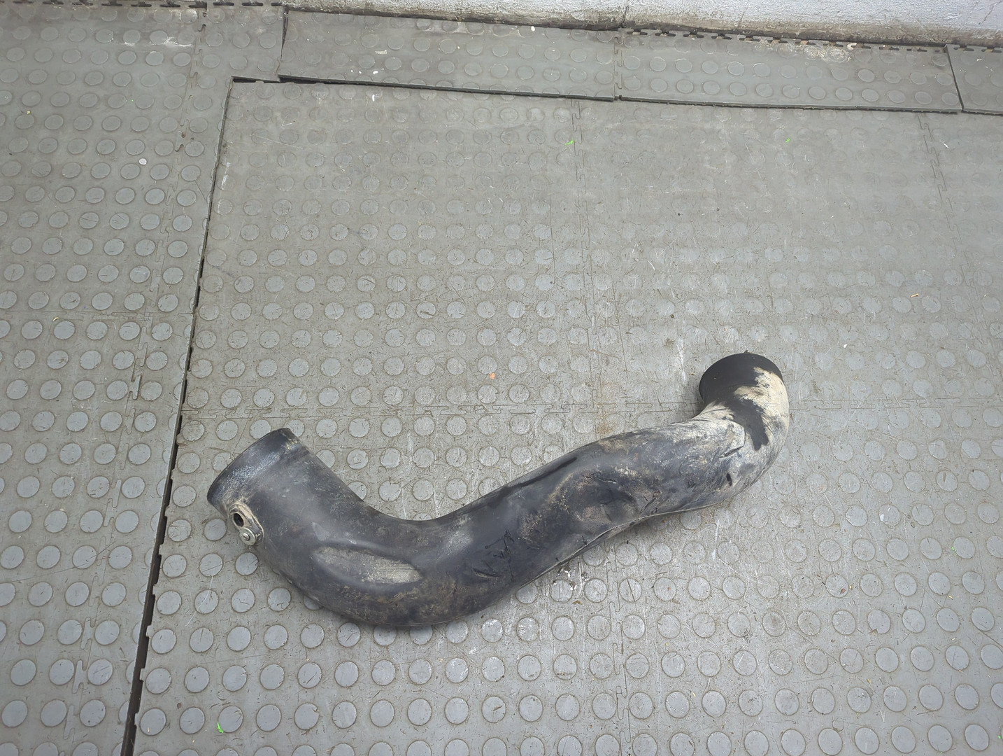 Патрубок воздушного фильтра