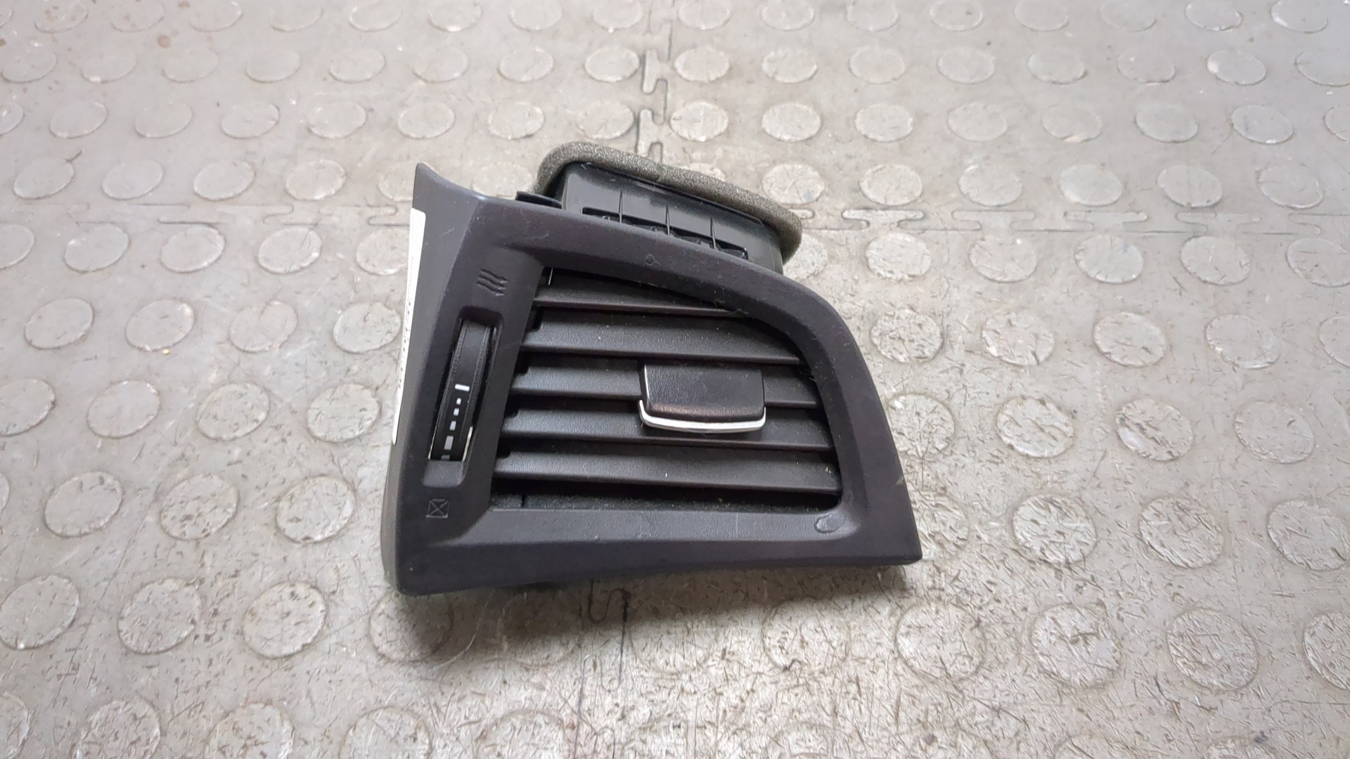 Дефлектор воздушный