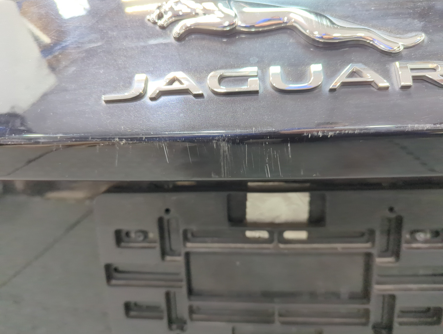 Дверь багажника