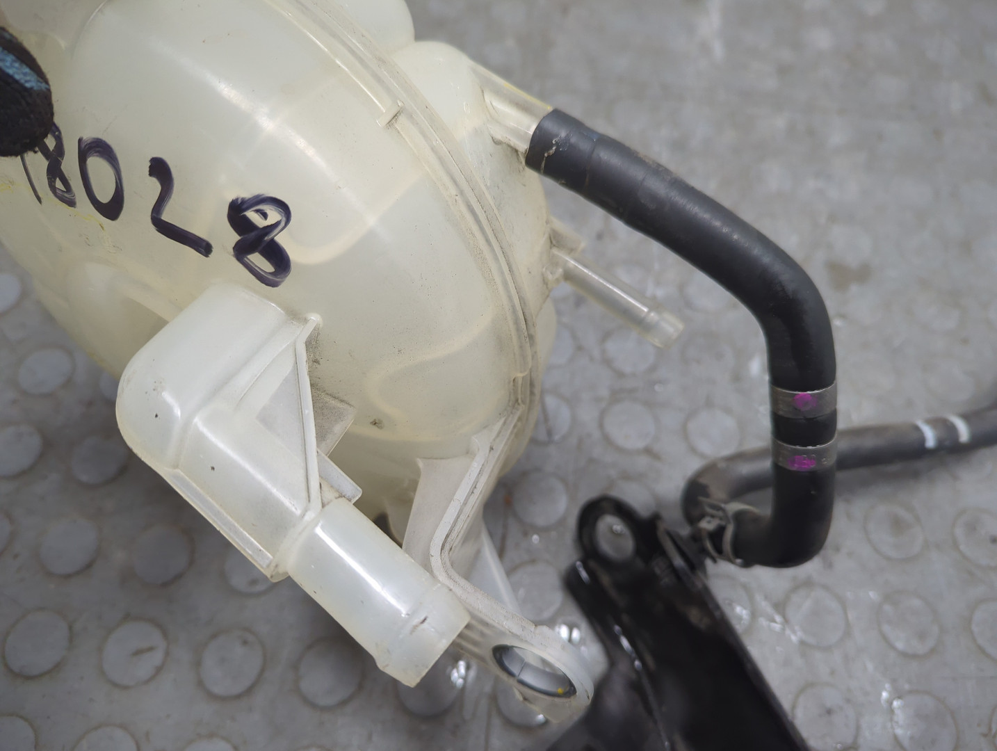 Бачок расширительный