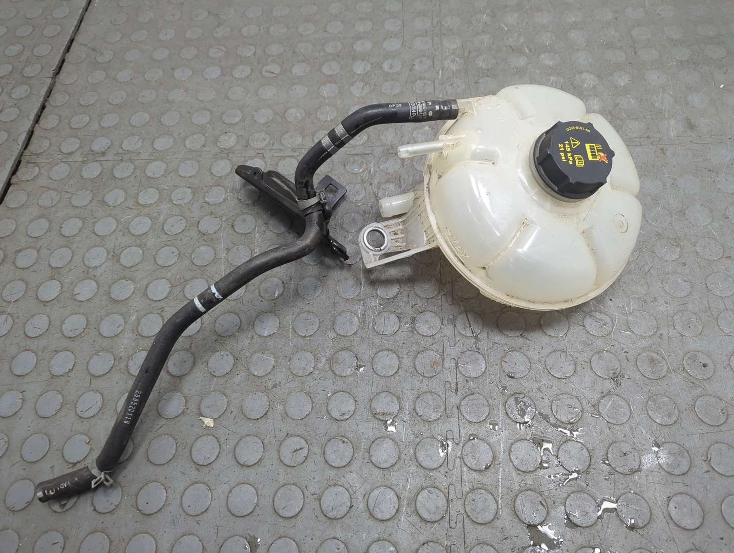 Бачок расширительный