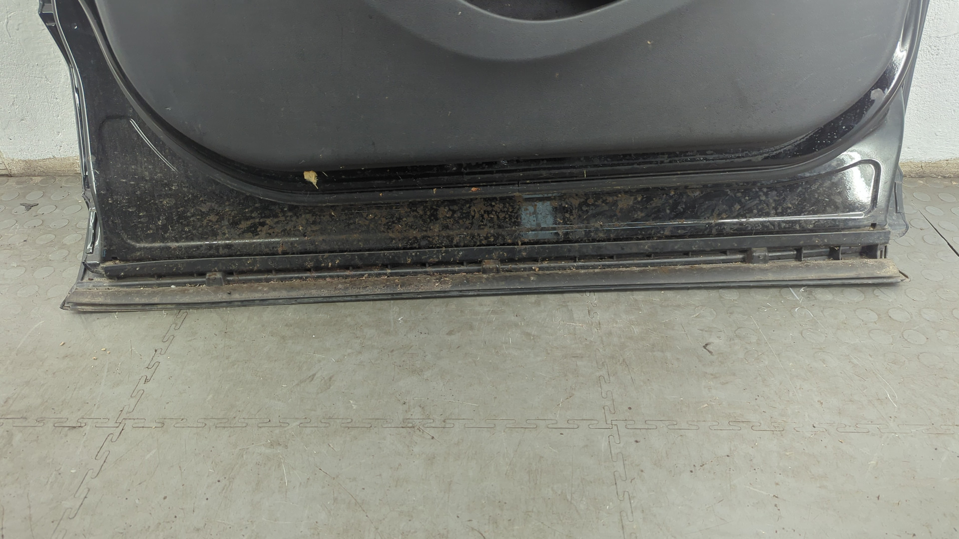 Дверь передняя левая