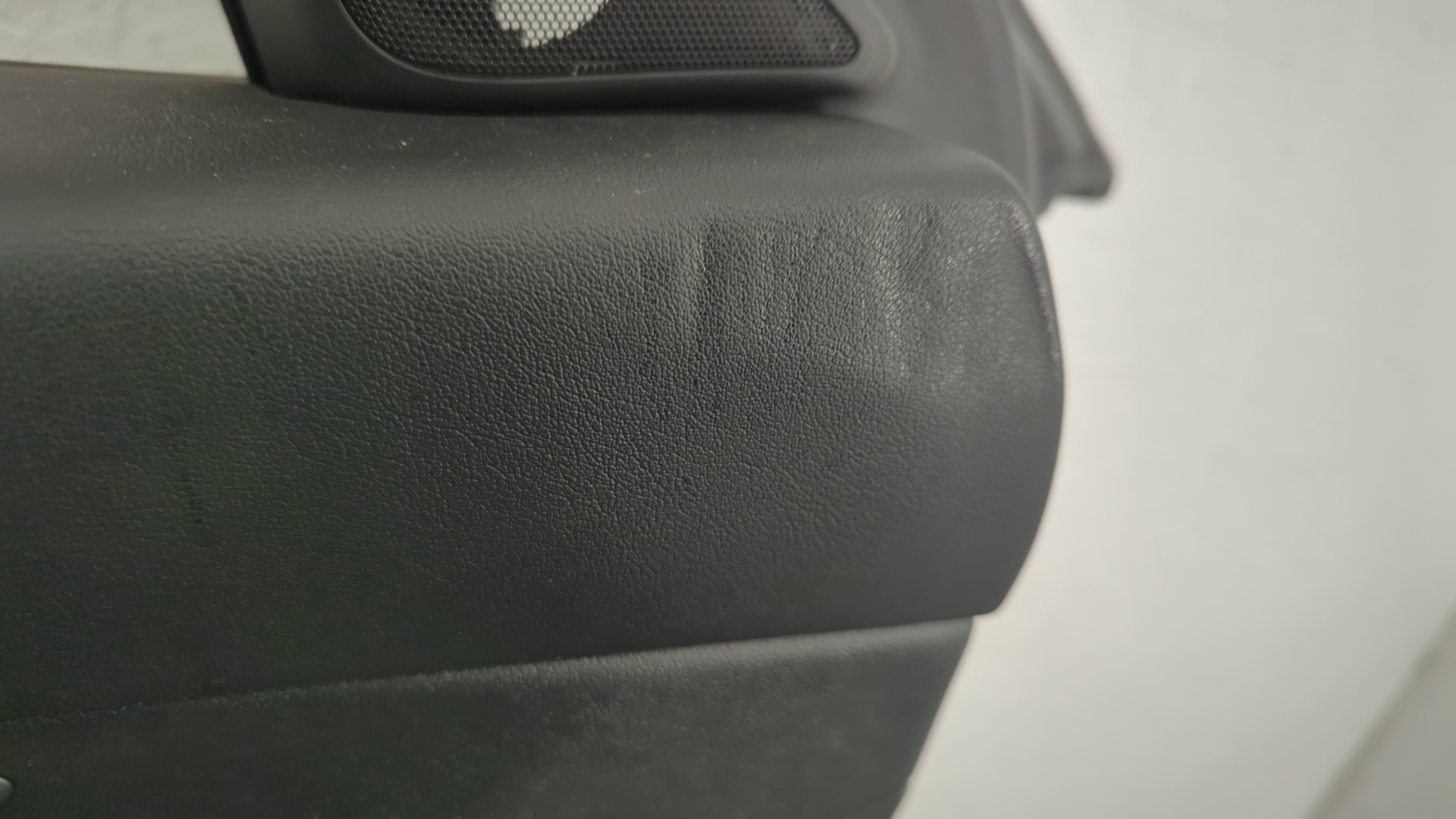 Дверь передняя левая