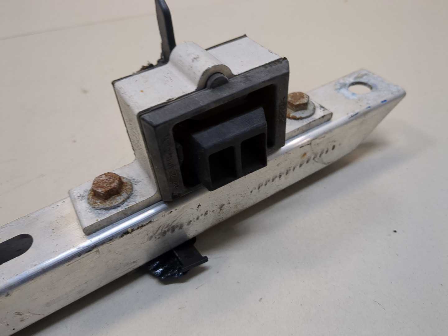 Балка подрадиаторная