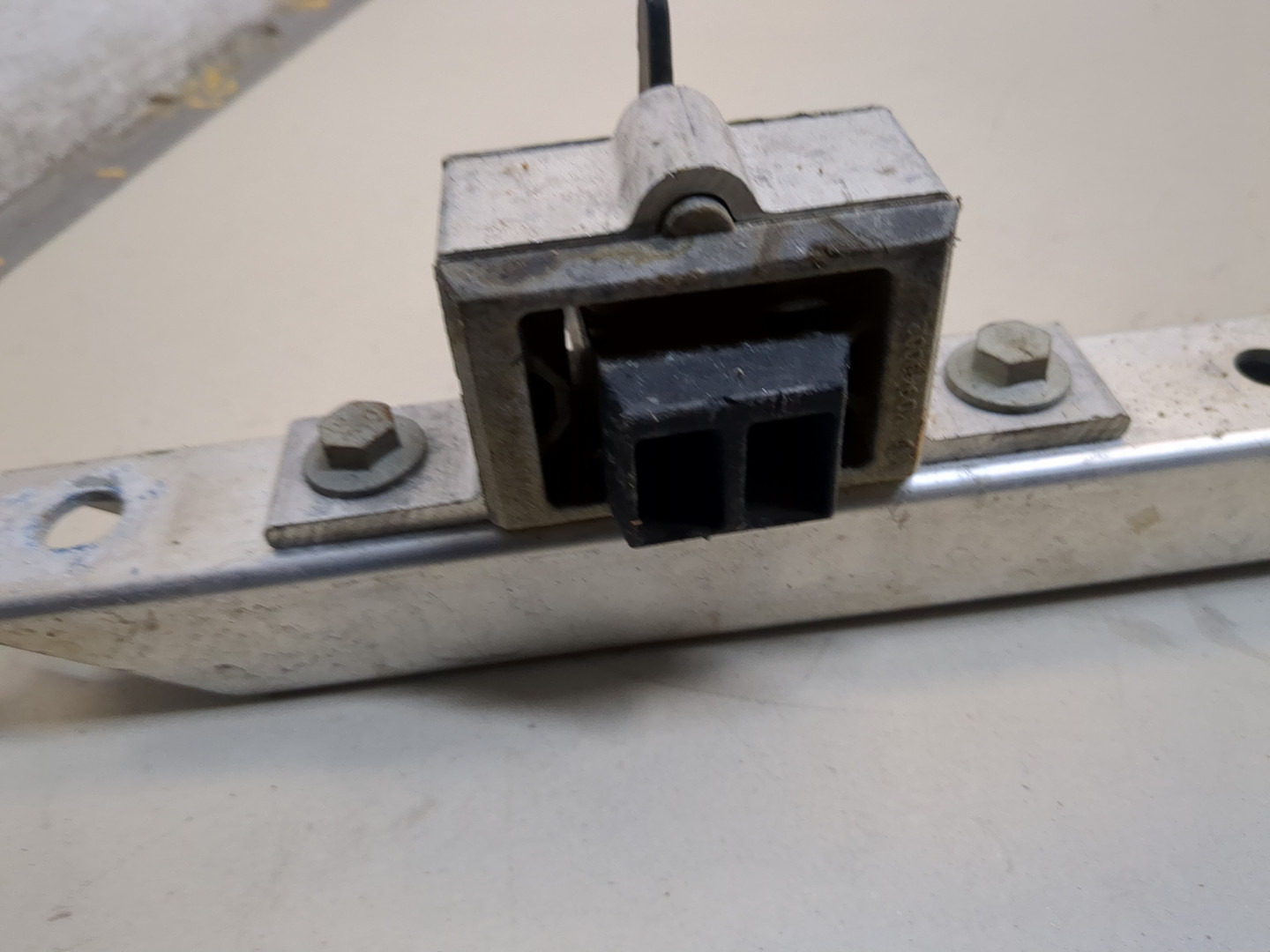 Балка подрадиаторная