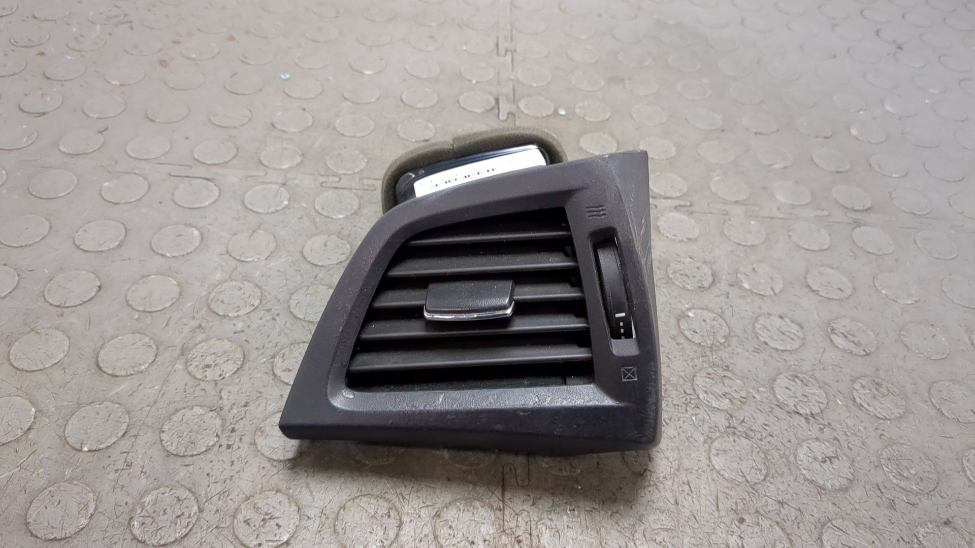 Дефлектор воздушный