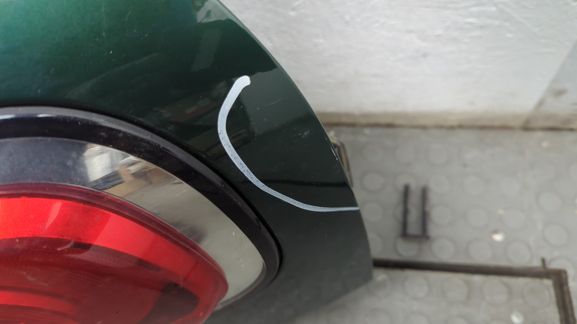 Дверь багажника