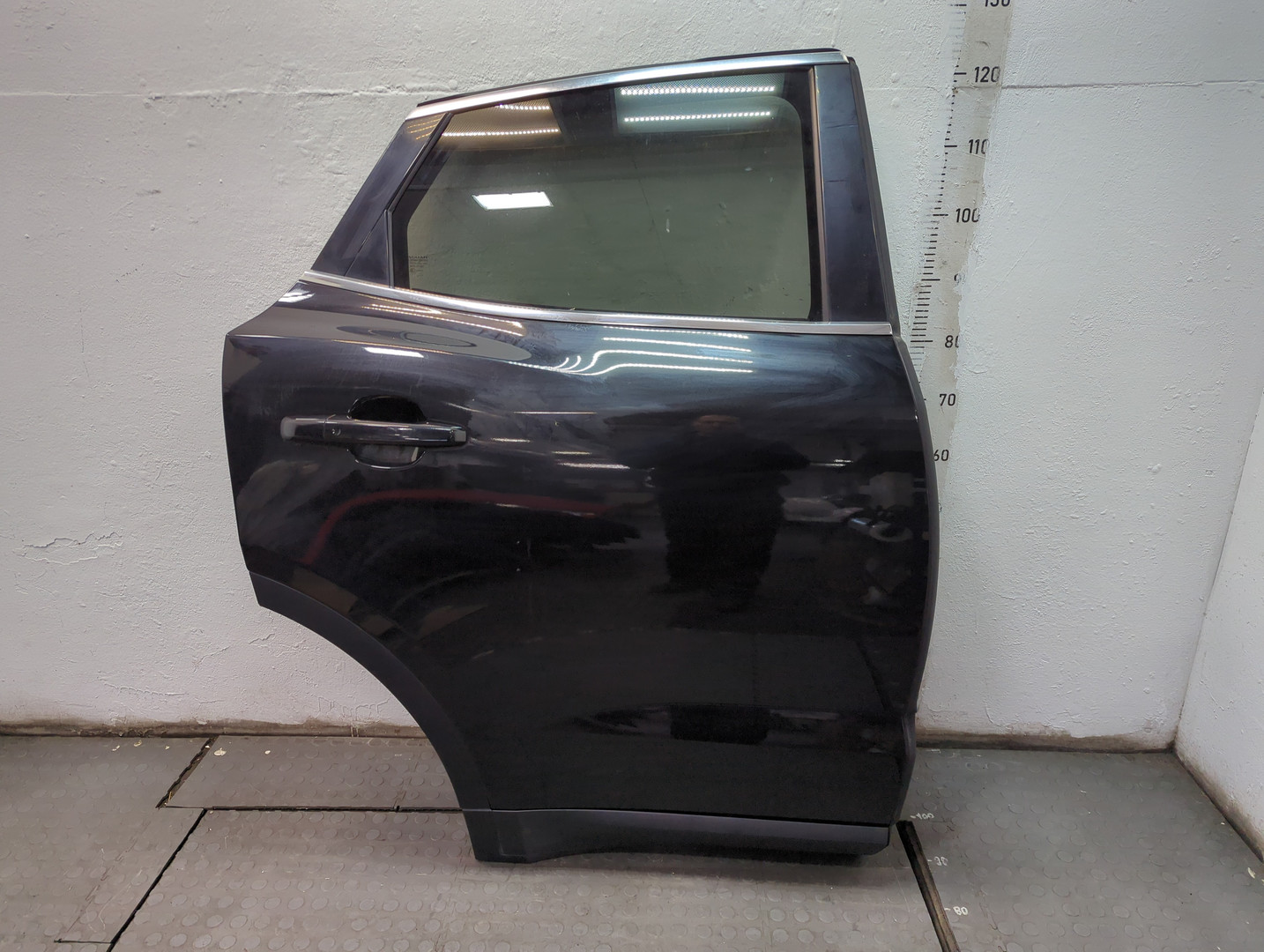 Дверь задняя правая