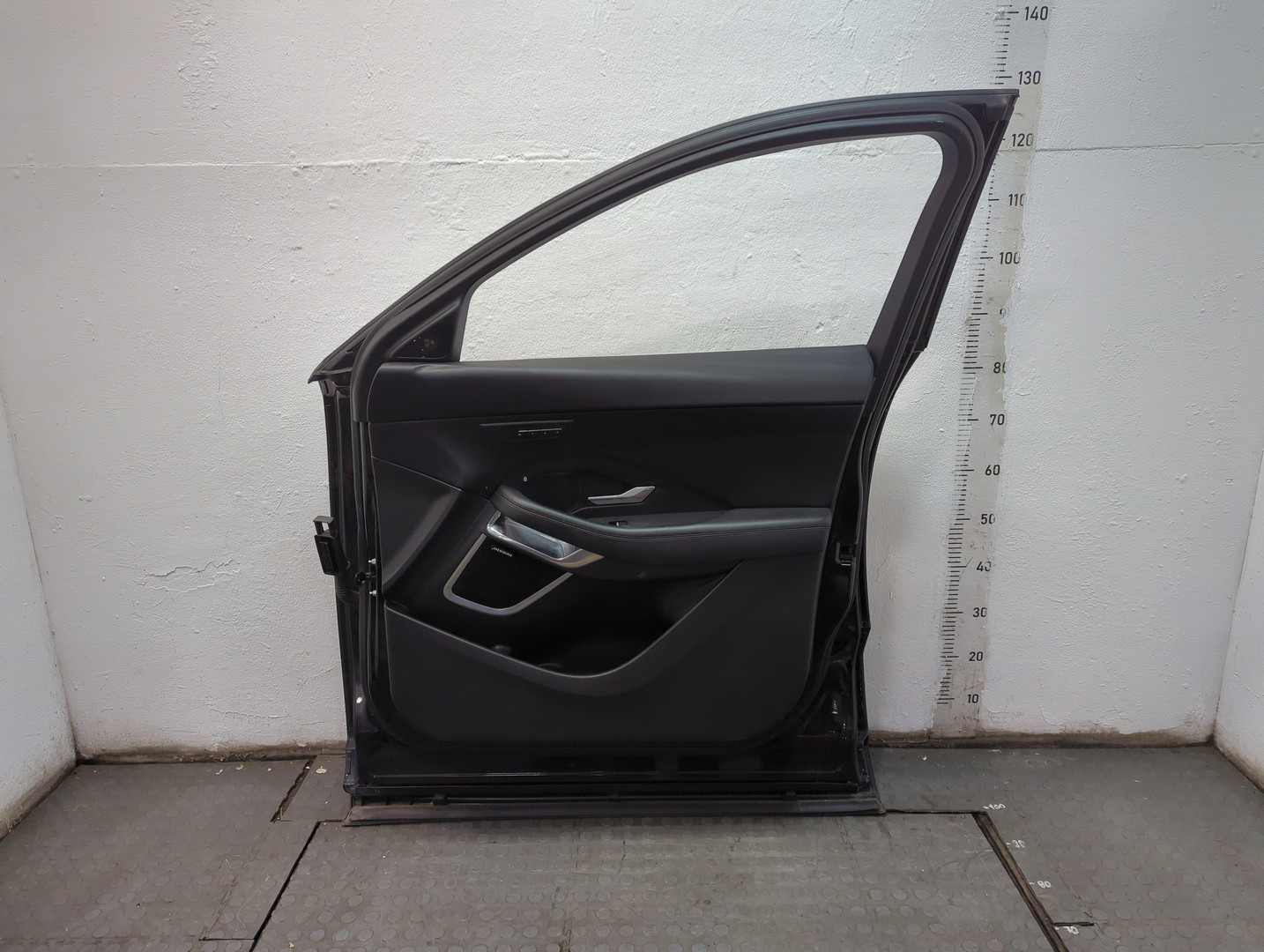 Дверь передняя правая