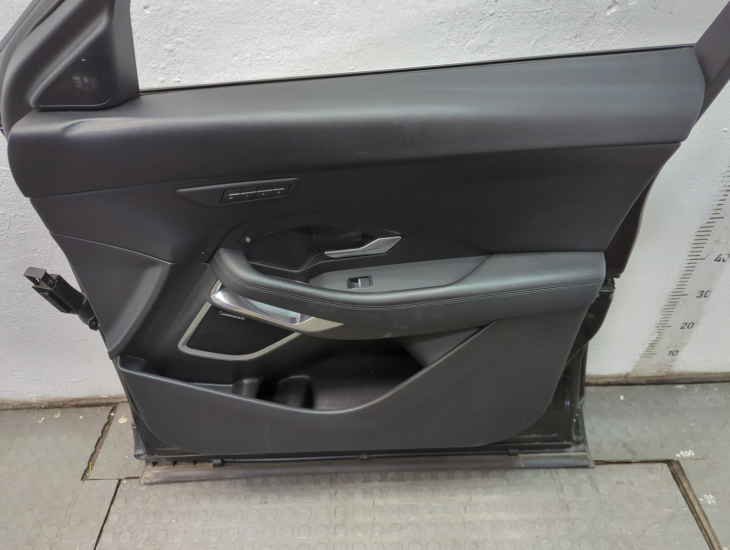 Дверь передняя правая