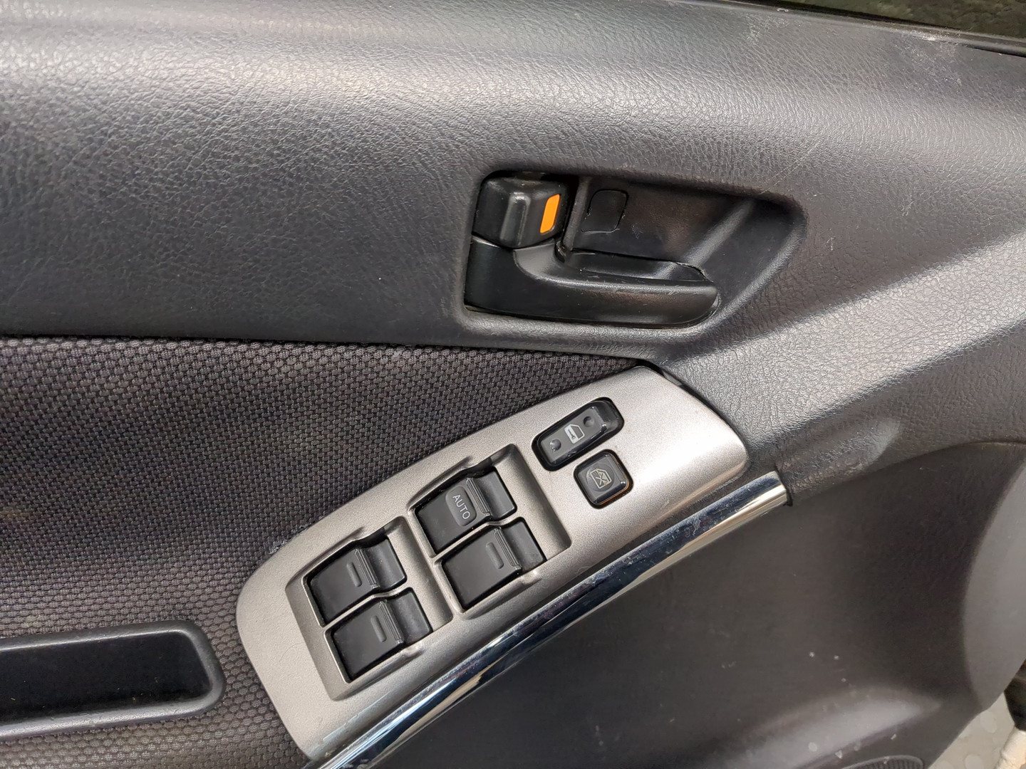 Дверь передняя левая