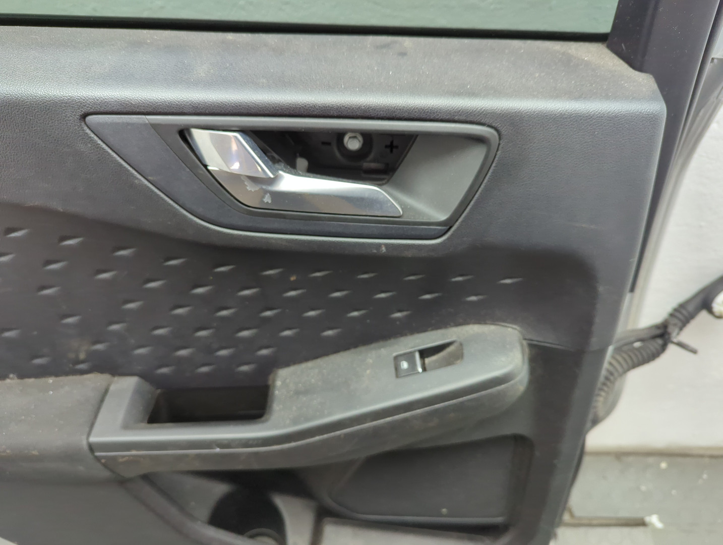 Дверь задняя левая