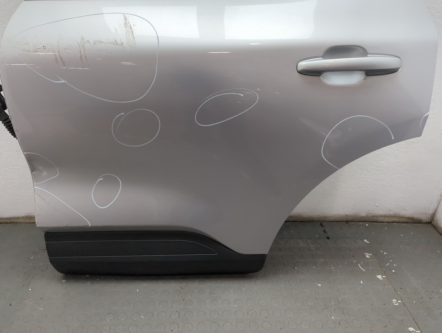 Дверь задняя левая