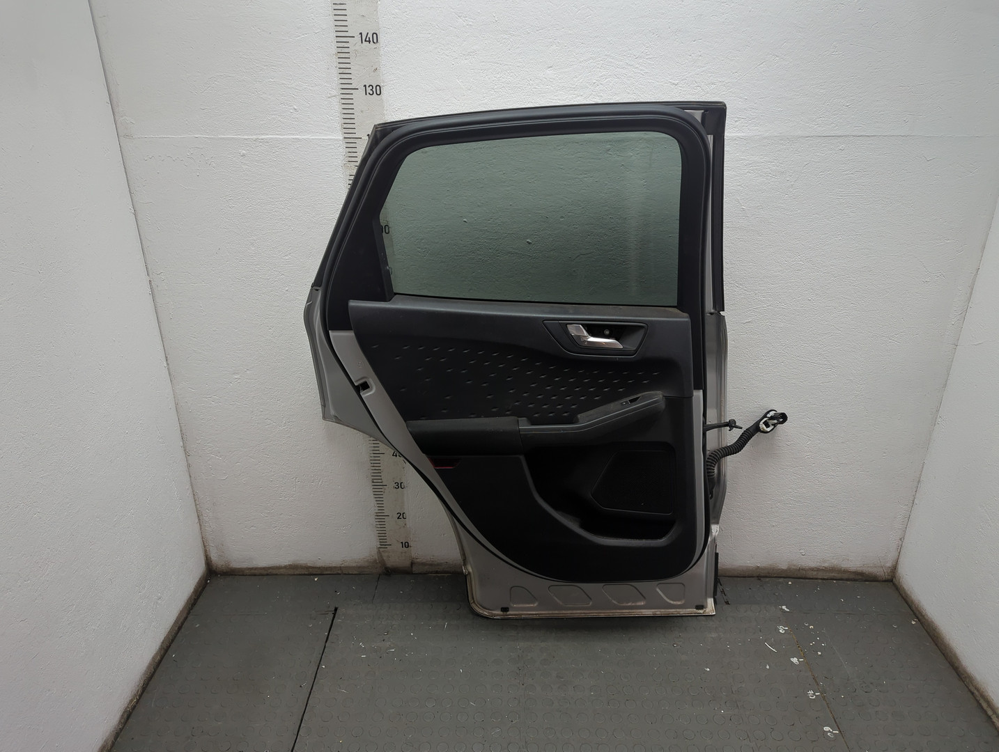 Дверь задняя левая
