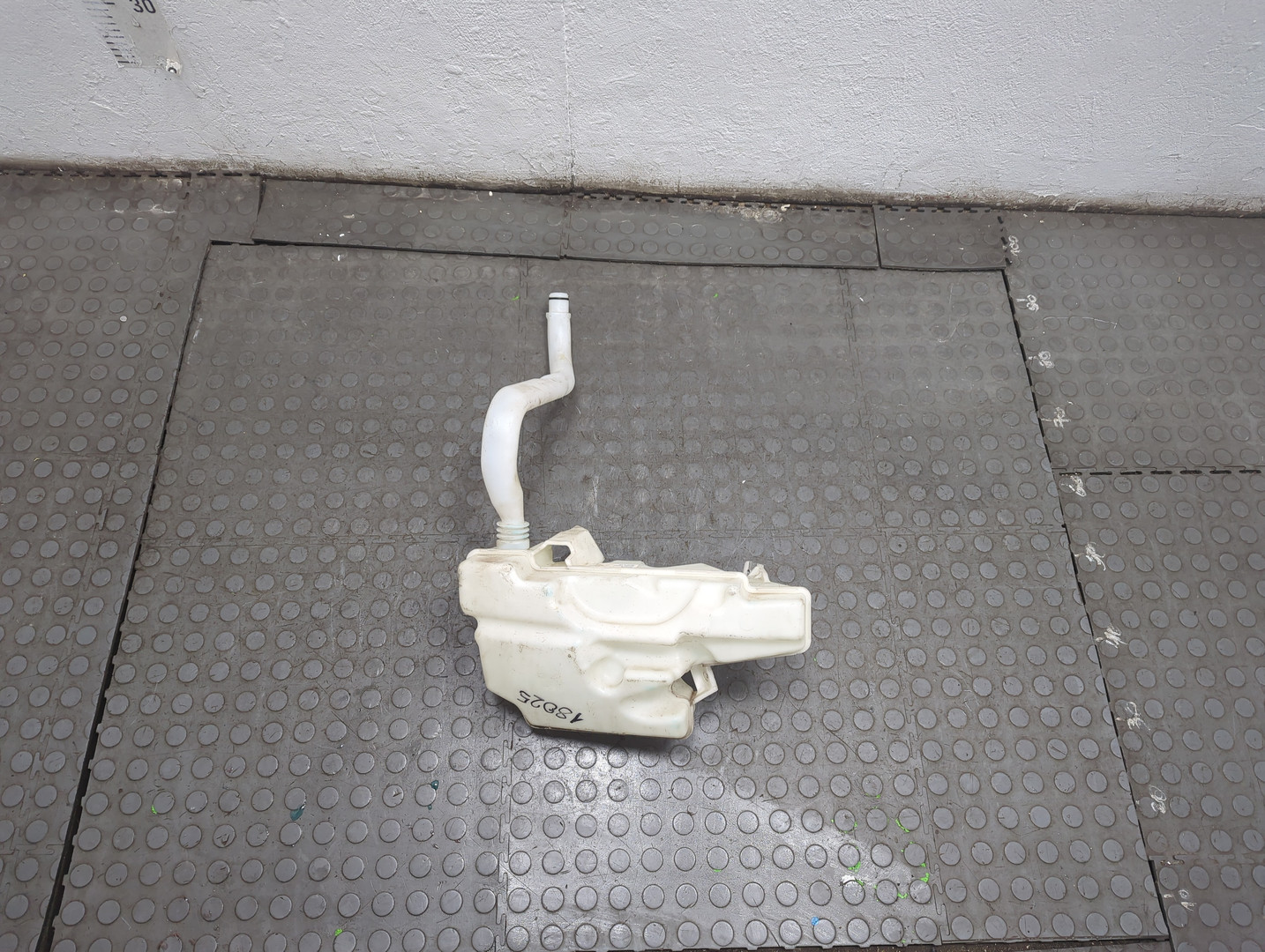 Бачок омывателя лобового стекла