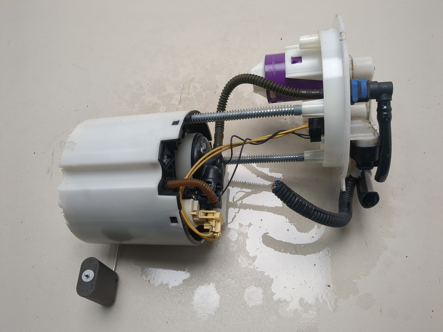 Насос топливный электрический