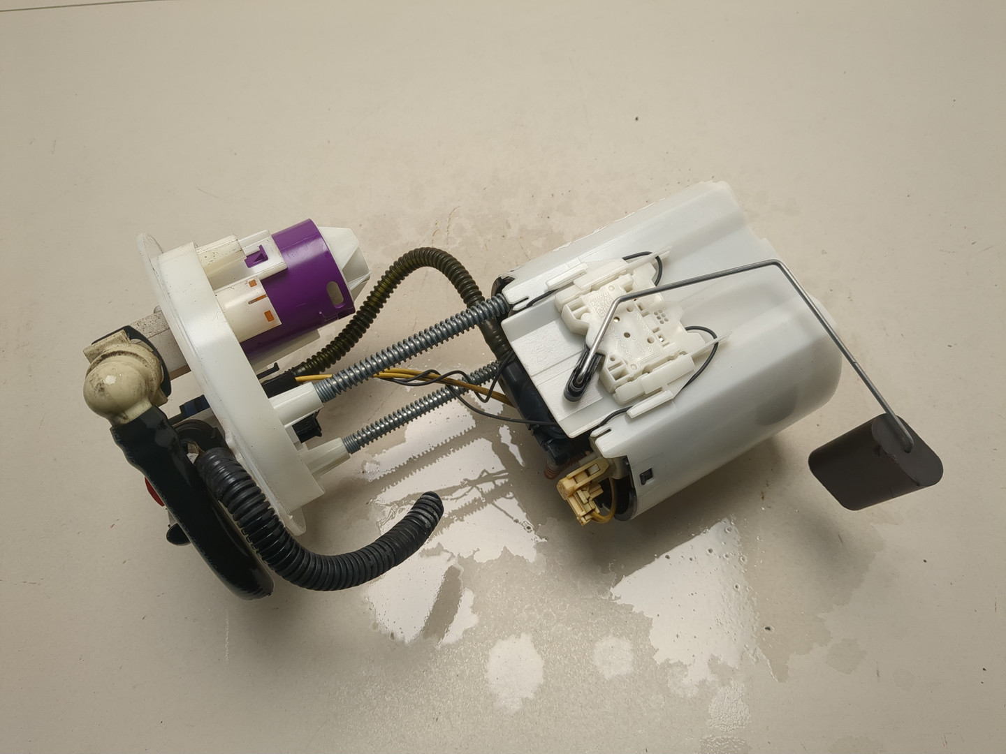 Насос топливный электрический