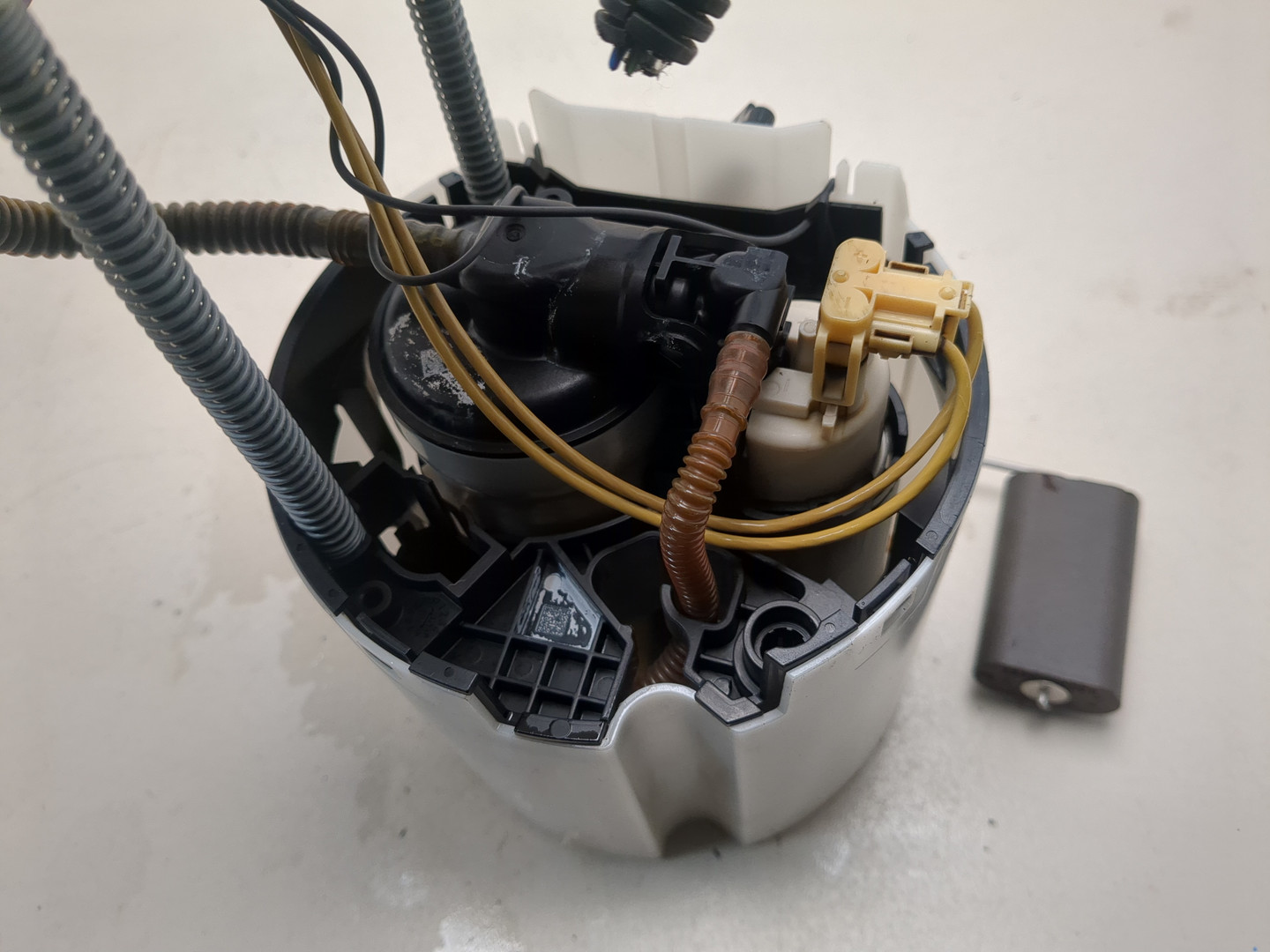 Насос топливный электрический