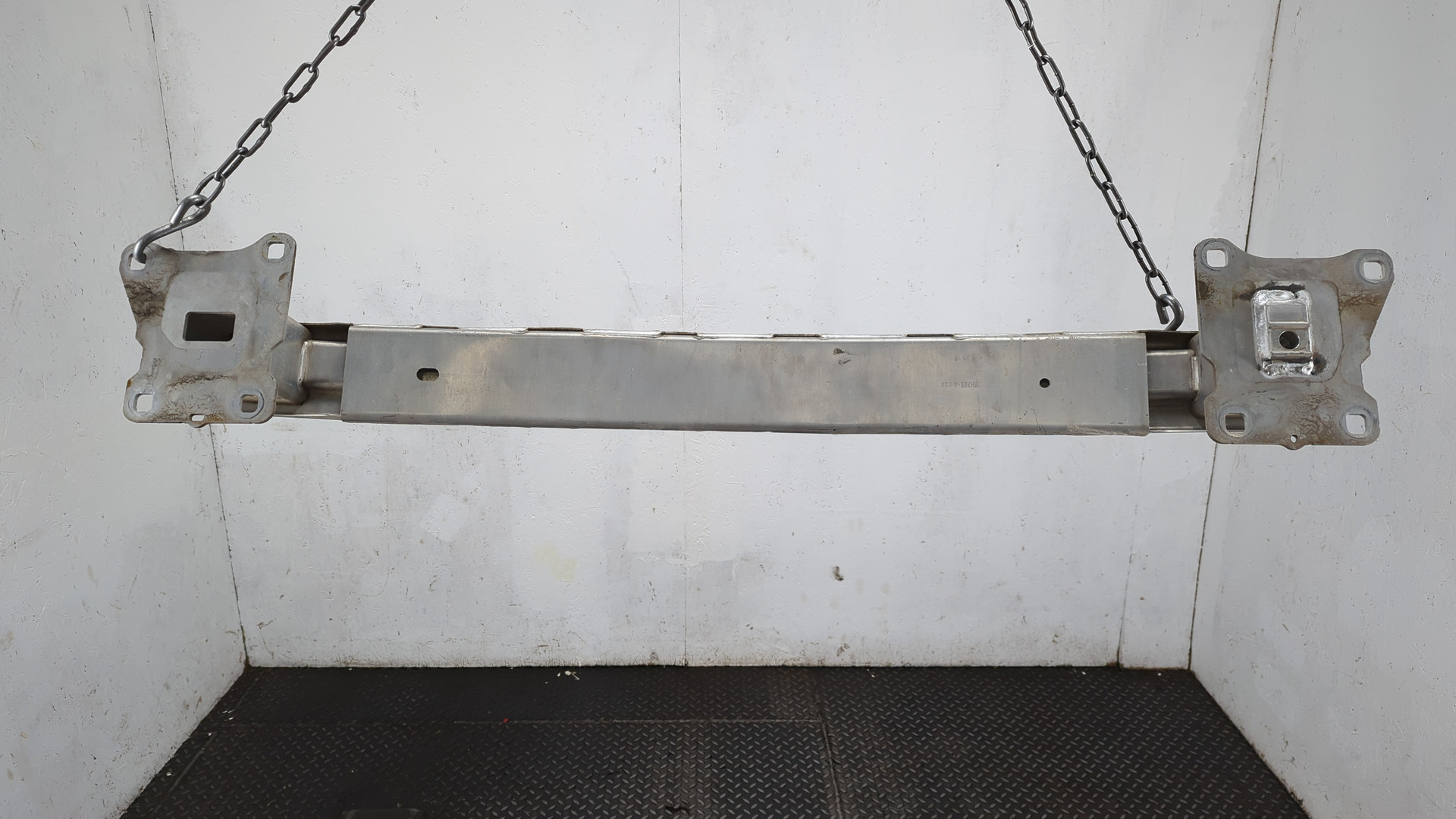 Усилитель заднего бампера