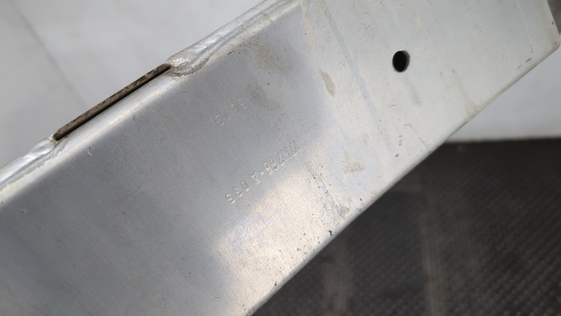 Усилитель заднего бампера