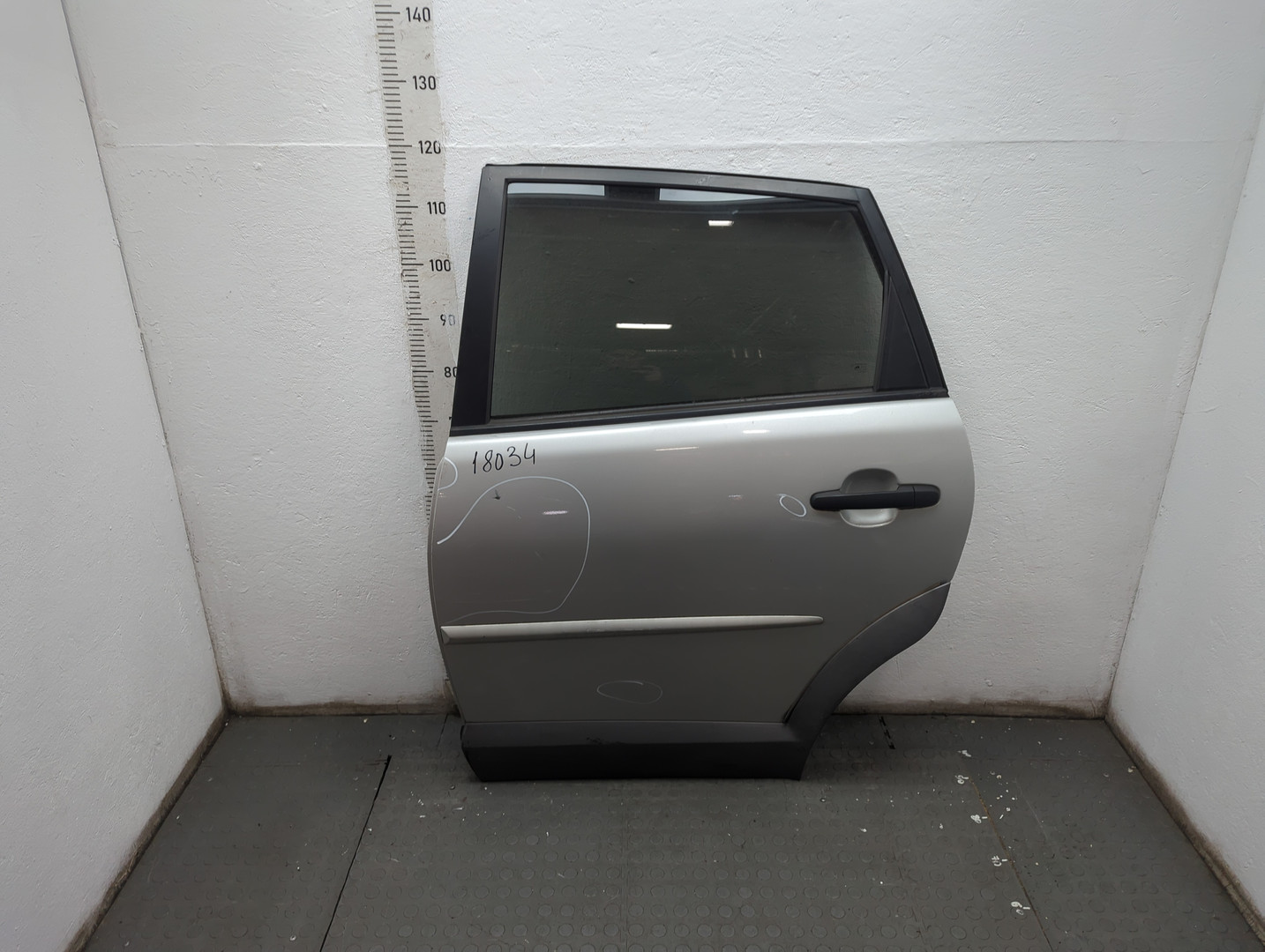 Дверь задняя левая