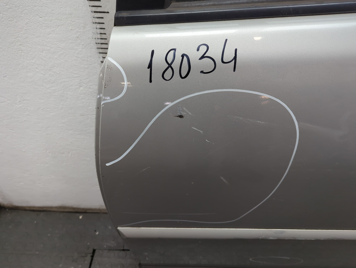 Дверь задняя левая