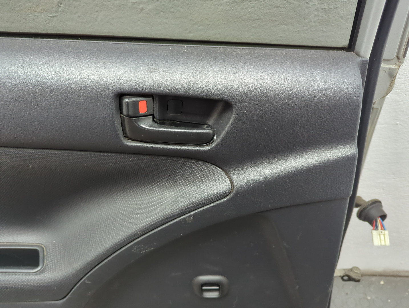 Дверь задняя левая